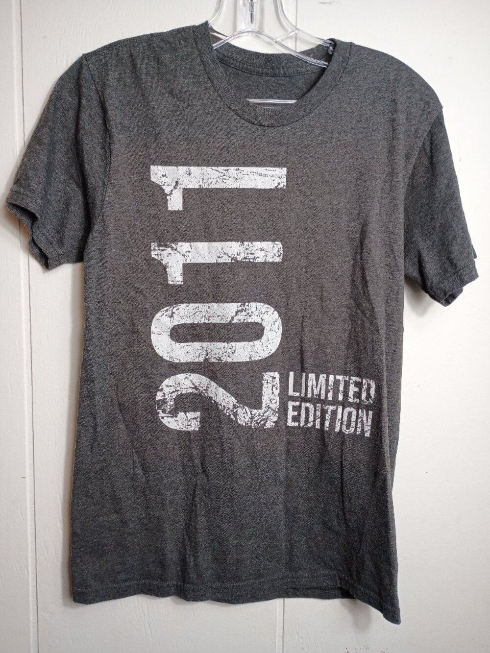 Limited Edition 2011 Gray Tee Shirt Adult Small Screen Graphic Tee Freshman